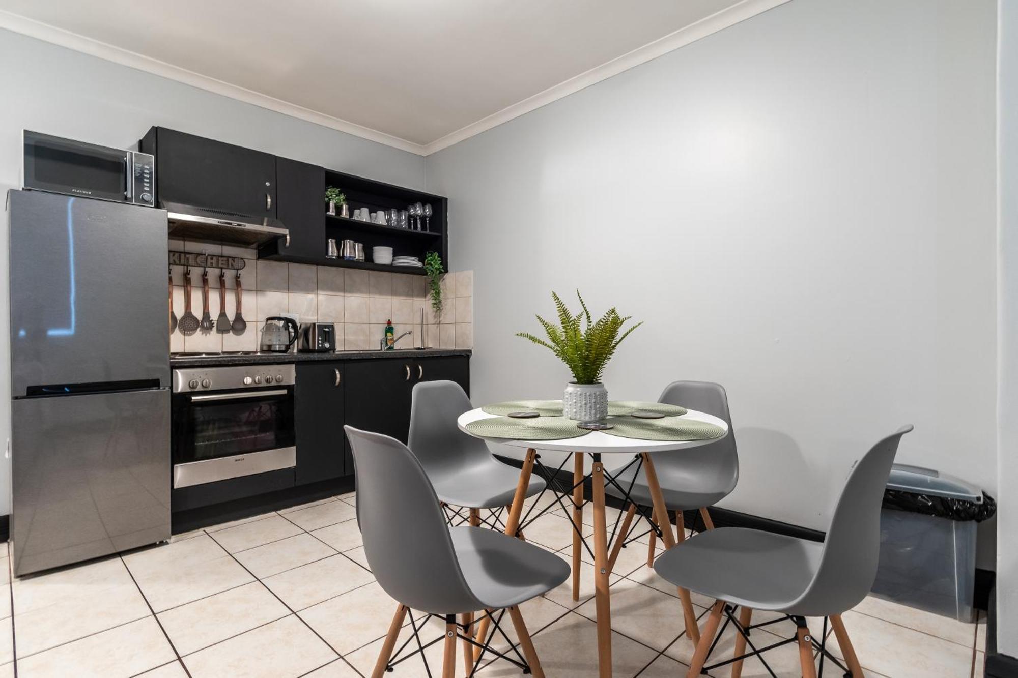 Ferienwohnung The Square 135- Studio With Free Parking, Pool & Gym Access Kapstadt Exterior foto