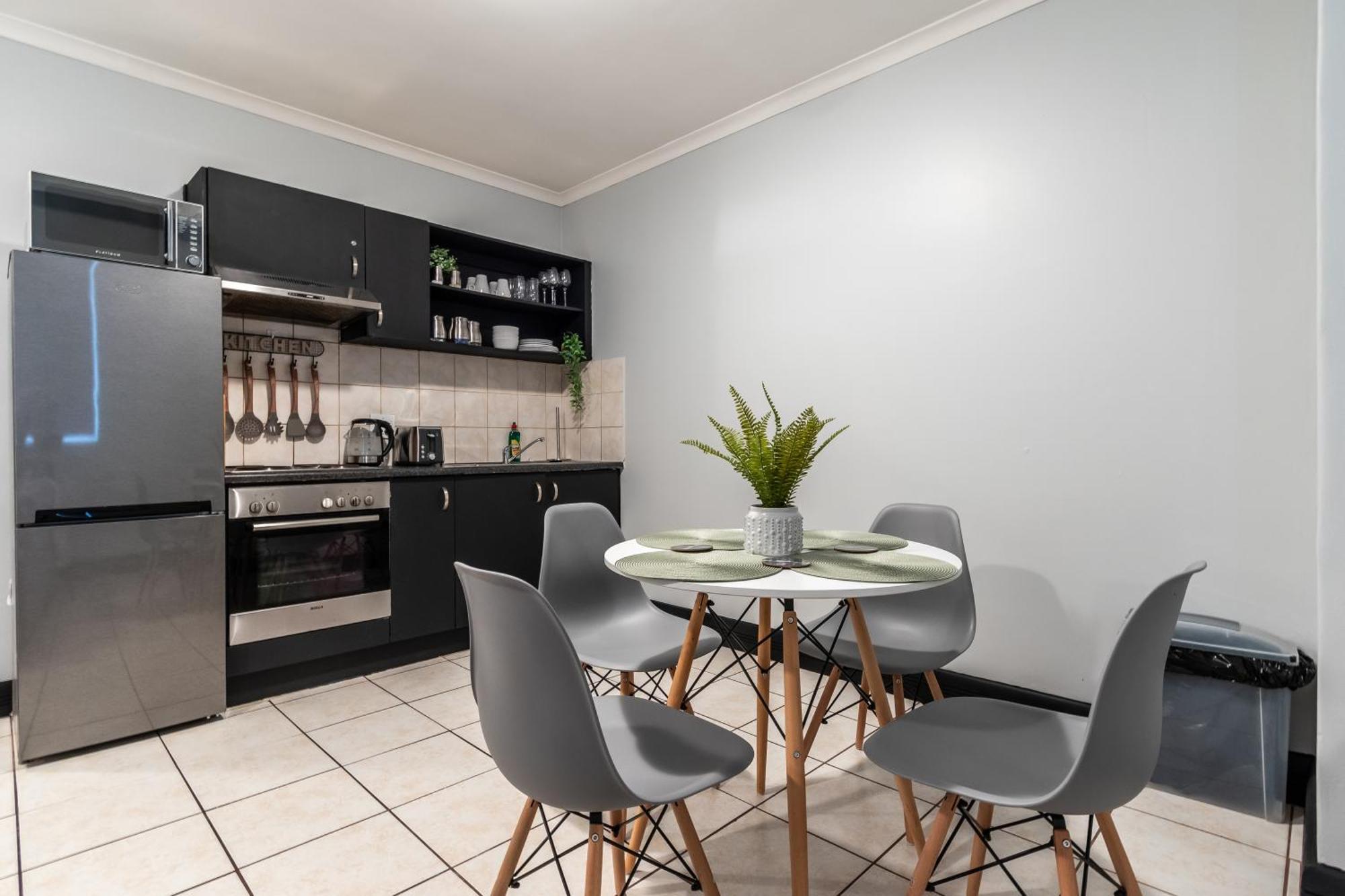 Ferienwohnung The Square 135- Studio With Free Parking, Pool & Gym Access Kapstadt Exterior foto