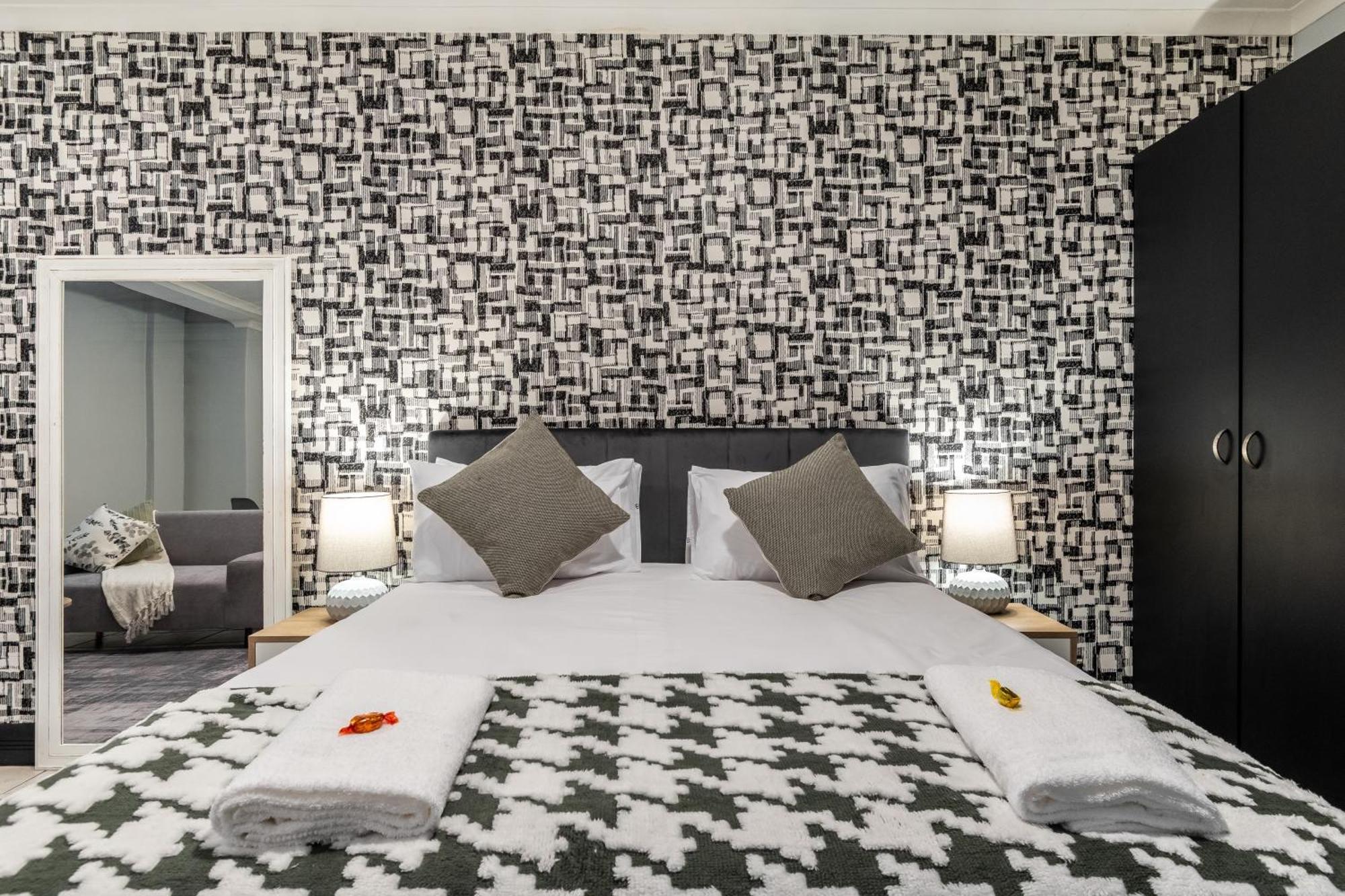 Ferienwohnung The Square 135- Studio With Free Parking, Pool & Gym Access Kapstadt Exterior foto